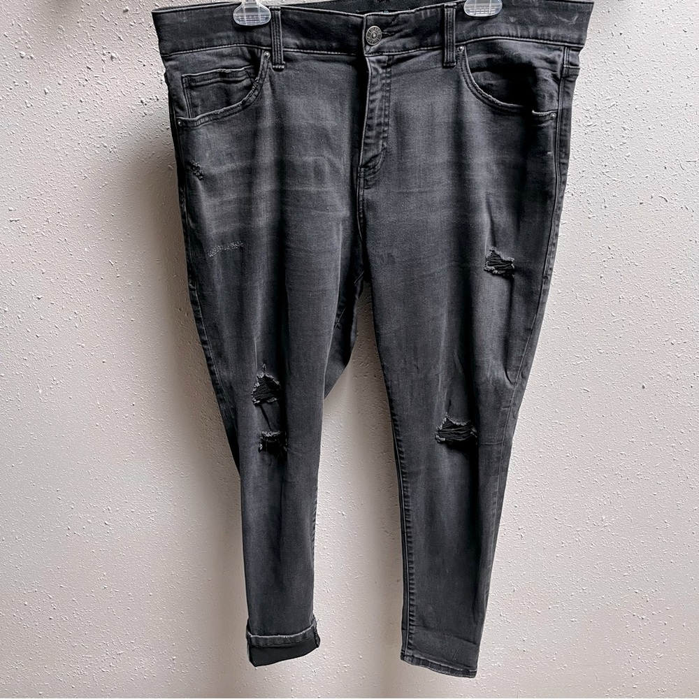 LuLaRoe Black Distressed Skinny Fit Jeans COMFY! EUC 36 (16/18)